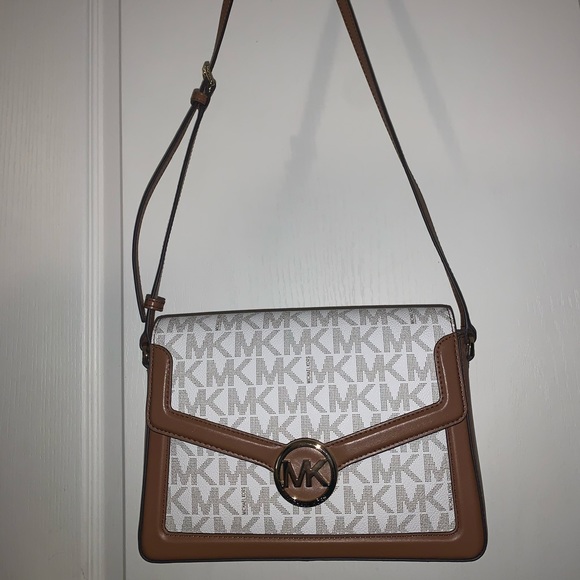 Handbags - NWT Michael Kors Crossbody Bag
